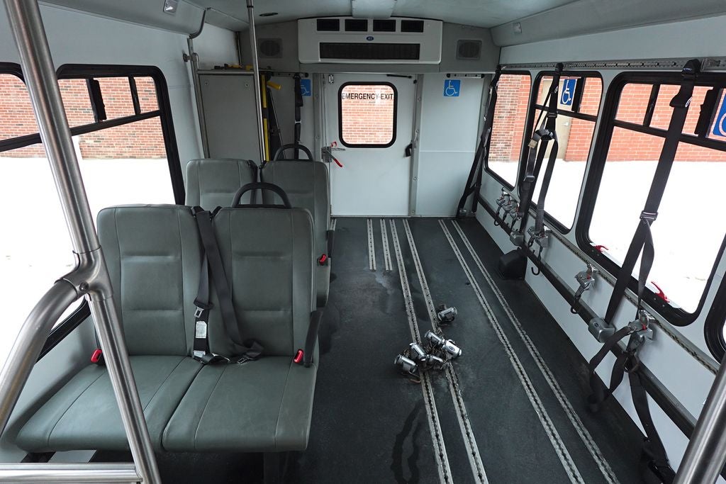 2017 Ford E-350SD Base Cutaway