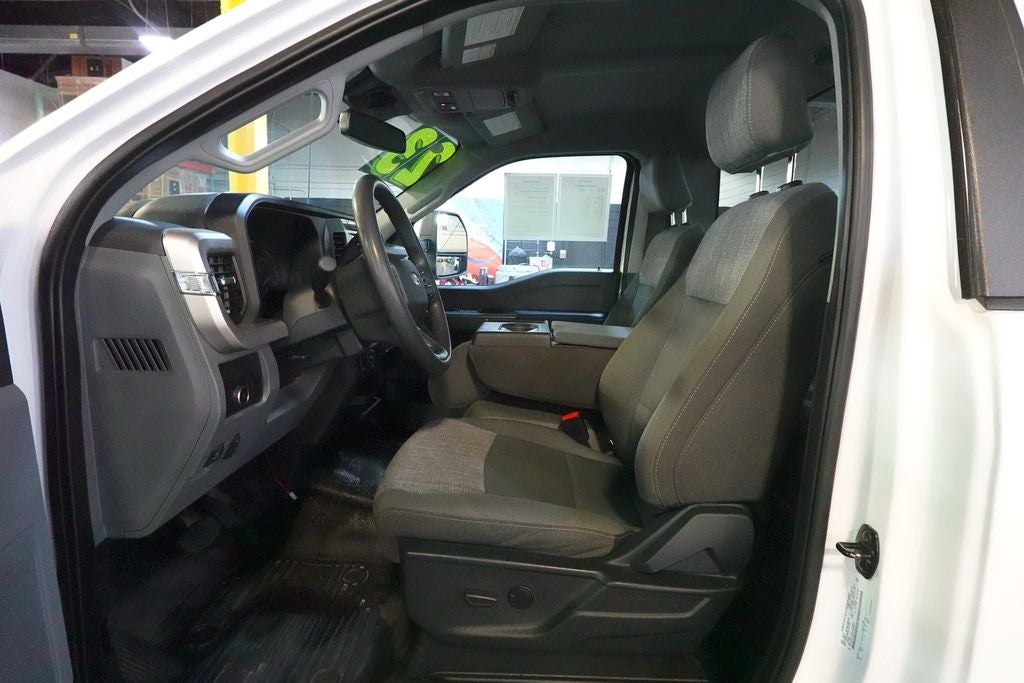 2023 Ford F-350SD XLT 145 WB