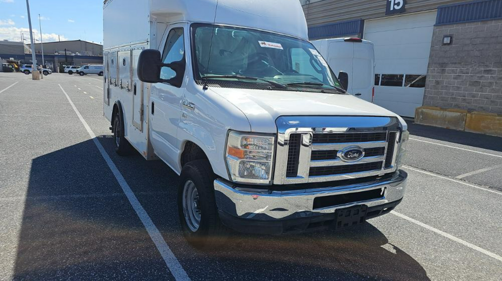 2011 Ford E-350SD Base Cutaway
