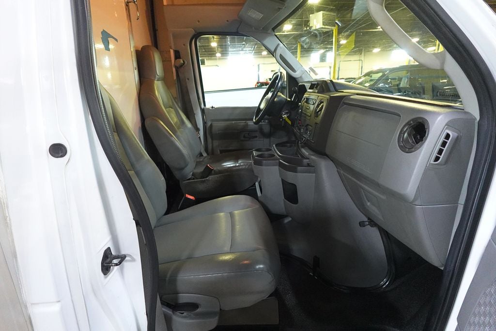 2011 Ford E-350SD Base Cutaway