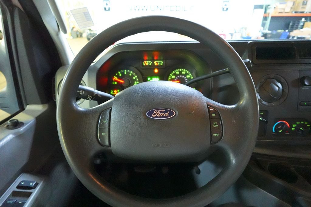 2011 Ford E-350SD Base Cutaway