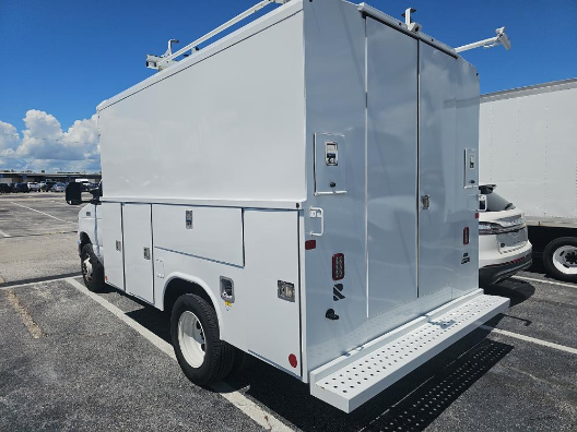 2024 Ford E-350SD Base Cutaway