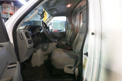 2022 Ford E-450SD Base DRW