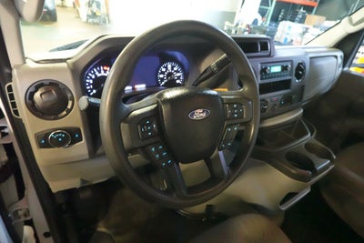 2022 Ford E-450SD Base DRW