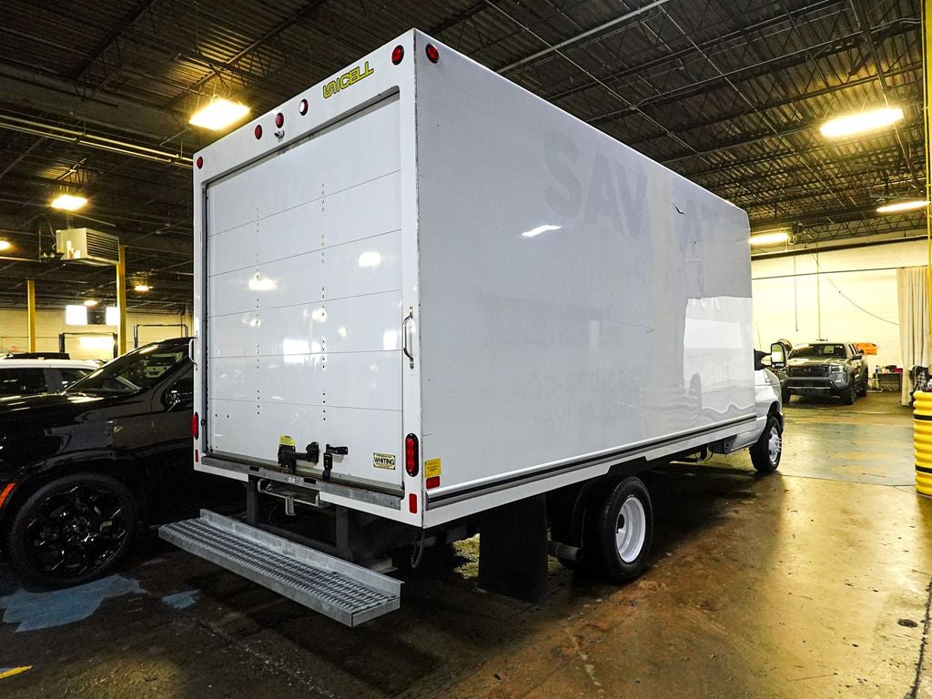2022 Ford E-450SD Base DRW