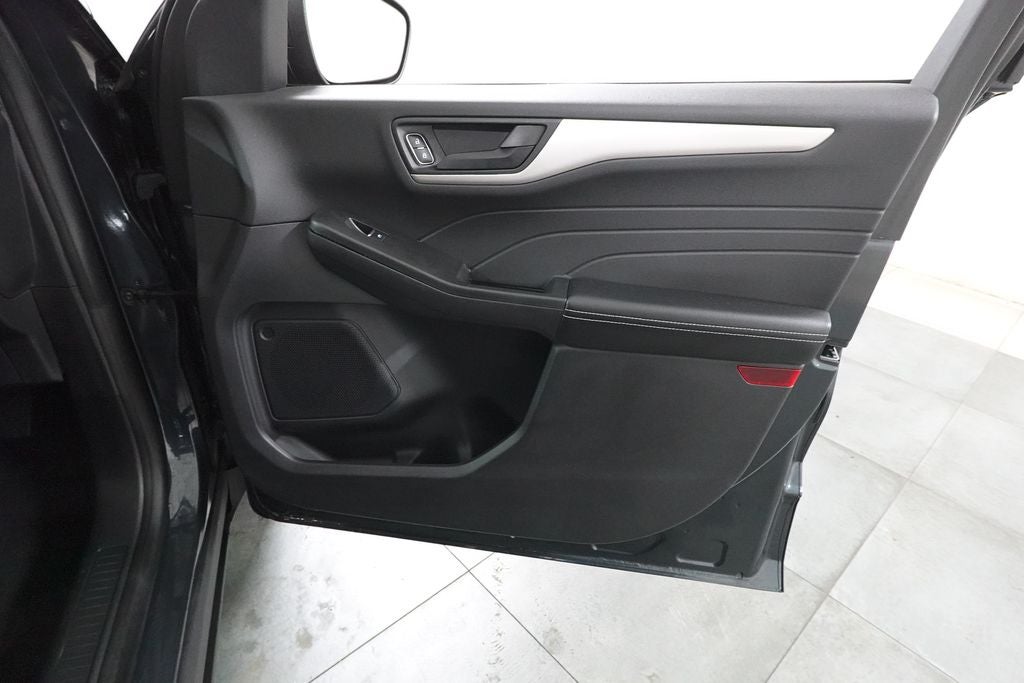 2022 Ford Escape Hybrid SE