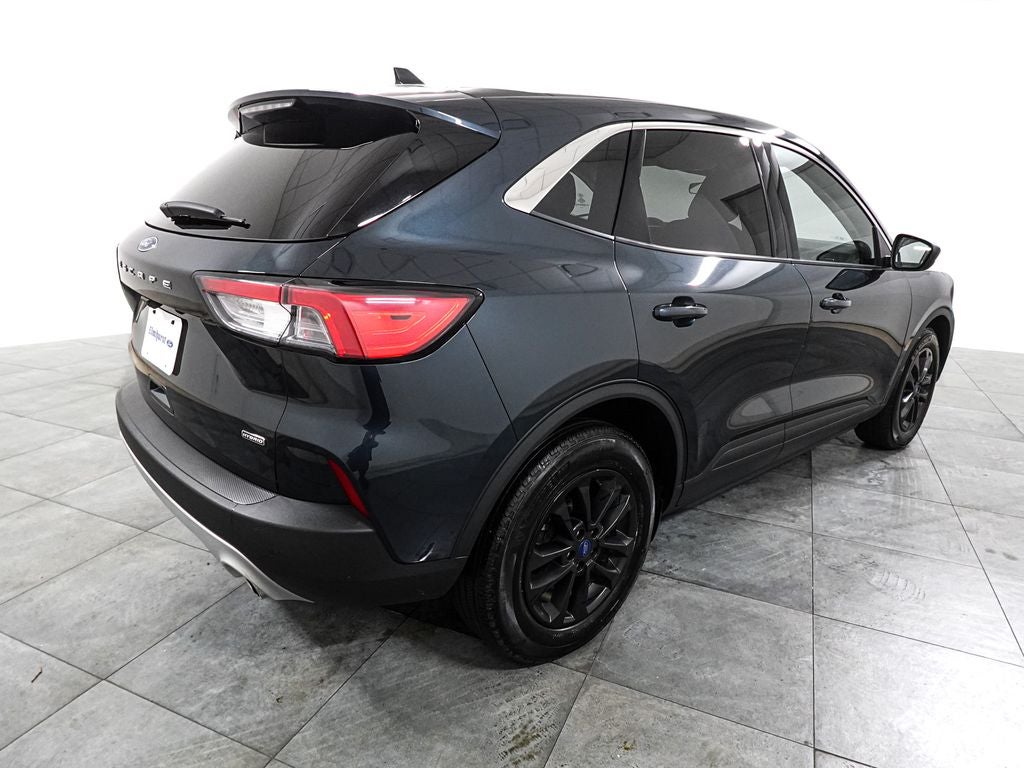 2022 Ford Escape Hybrid SE