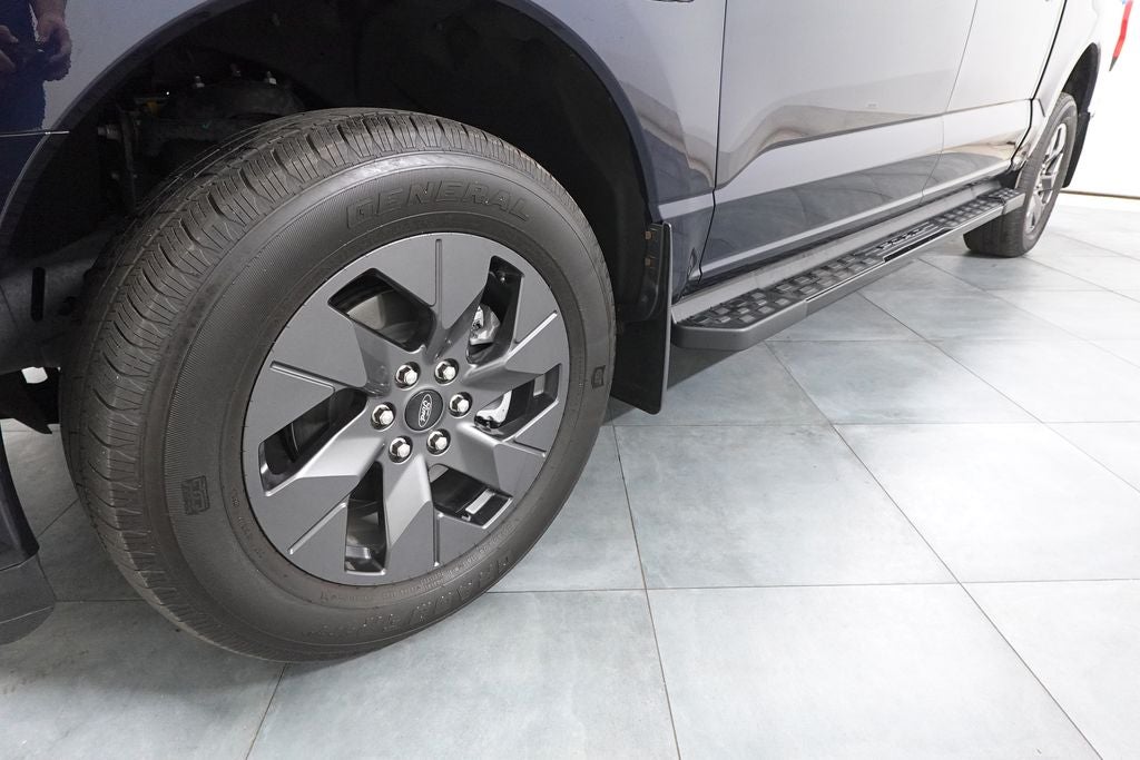 2023 Ford F-150 Lightning Lariat