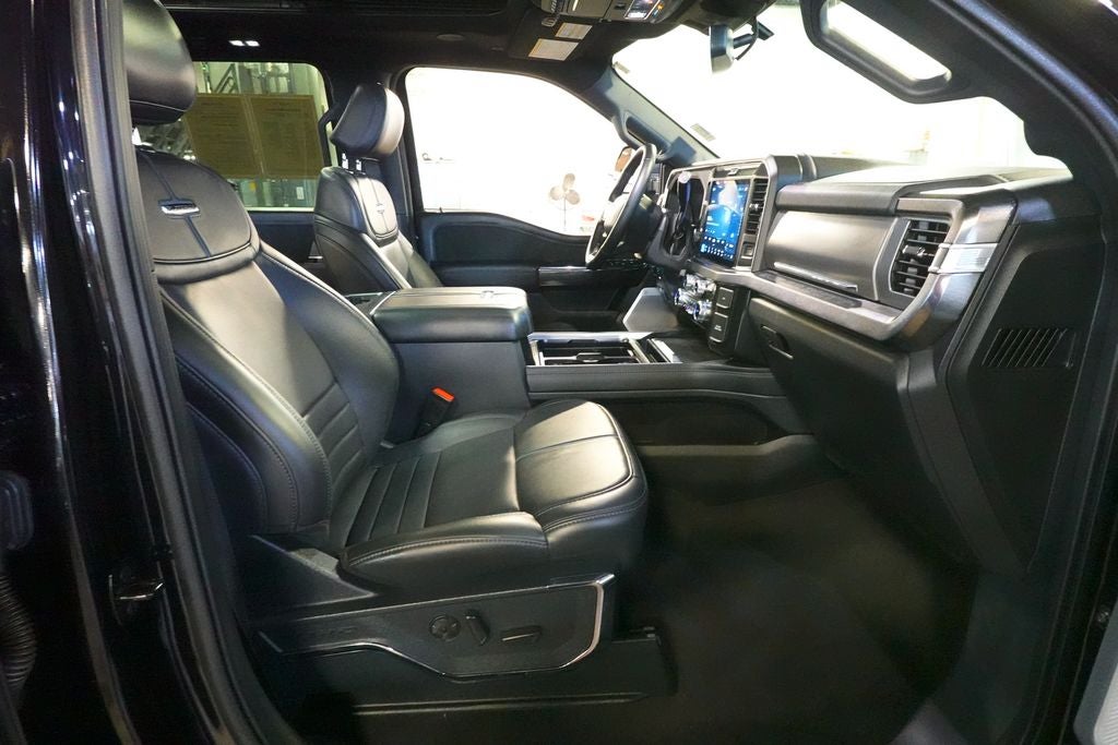 2025 Ford F-350SD Platinum