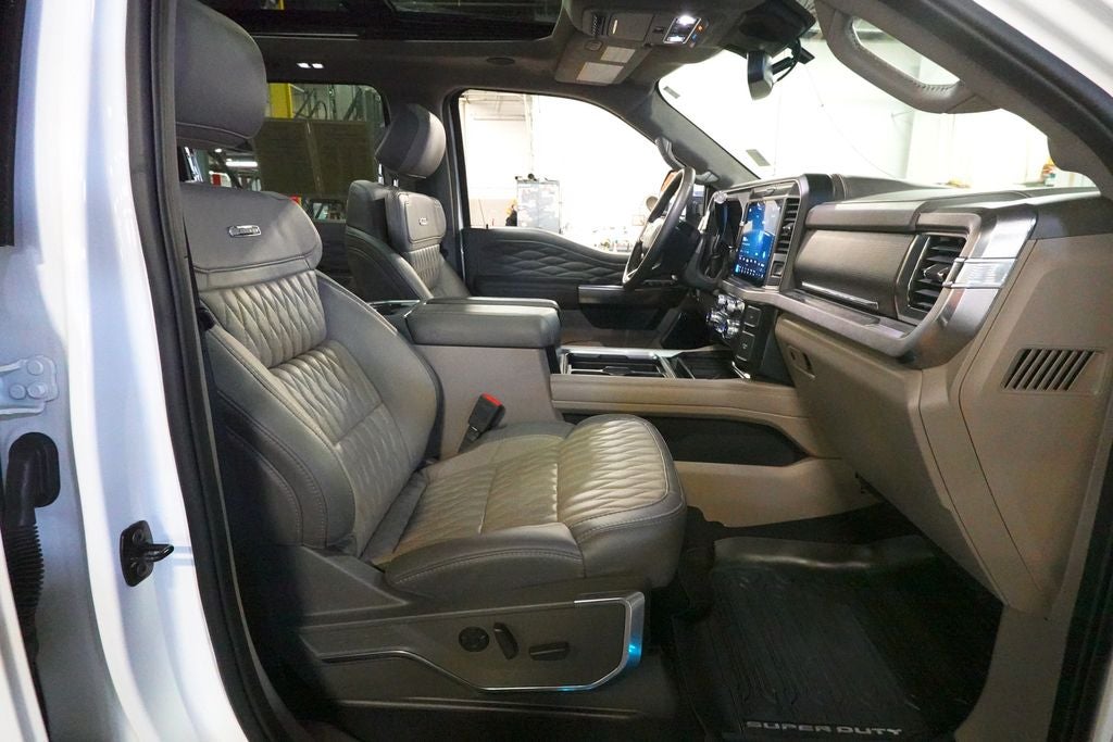 2025 Ford F-350SD Platinum