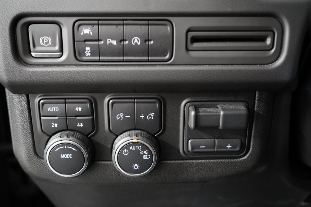2023 Chevrolet Suburban LS