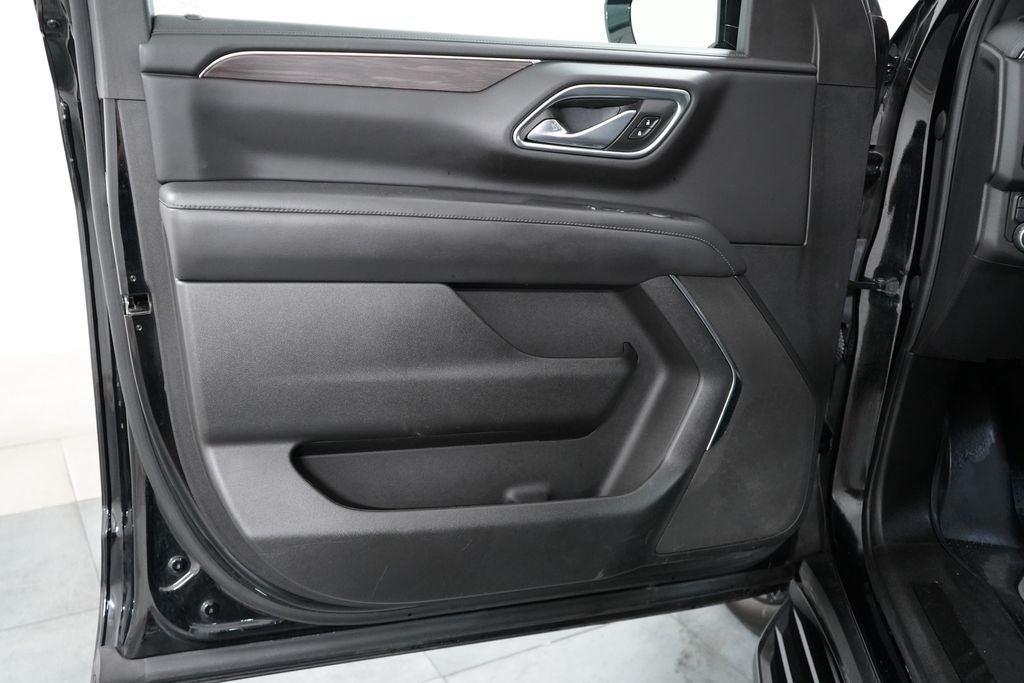 2023 Chevrolet Suburban LS