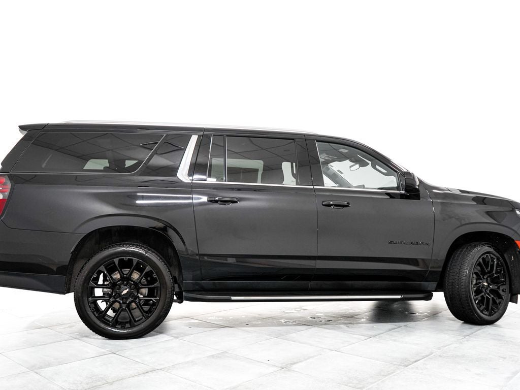 2023 Chevrolet Suburban LS