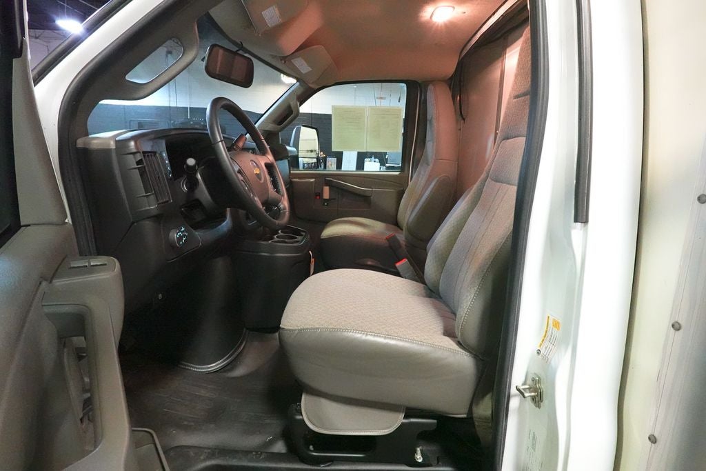 2022 Chevrolet Express 3500 Work Van Cutaway