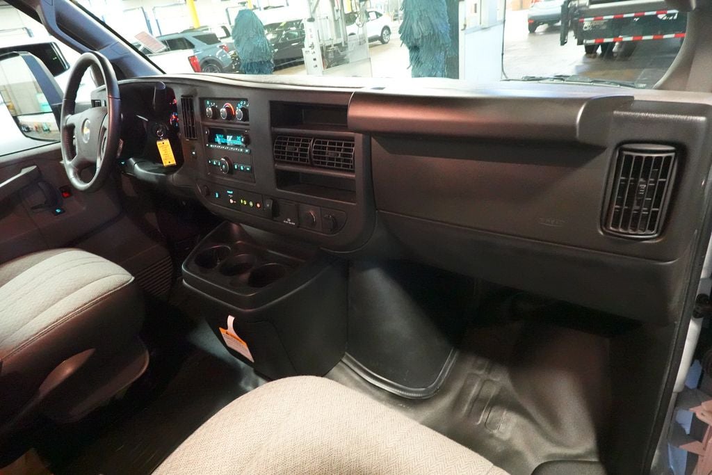 2022 Chevrolet Express 3500 Work Van Cutaway