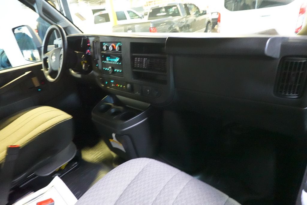 2022 Chevrolet Express 3500 Work Van Cutaway