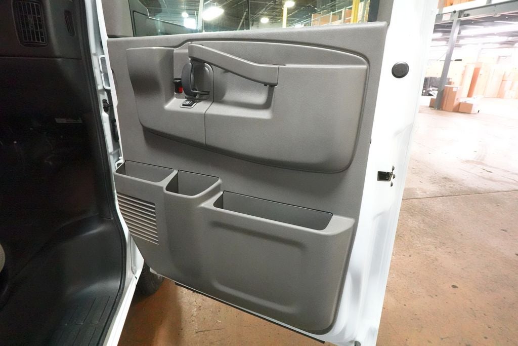 2022 Chevrolet Express 3500 Work Van Cutaway