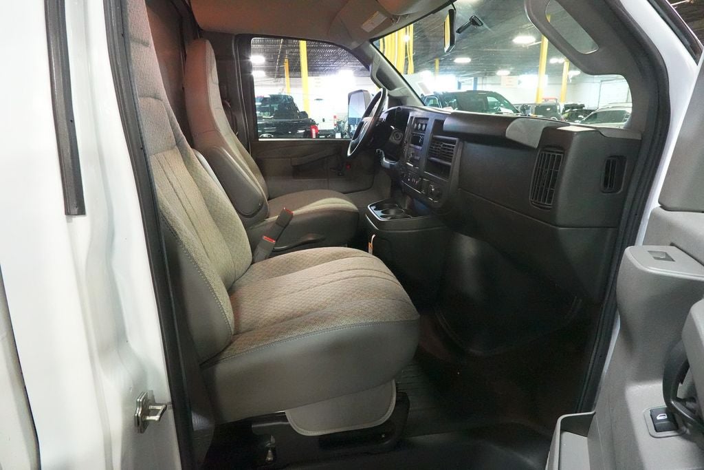 2022 Chevrolet Express 3500 Work Van Cutaway