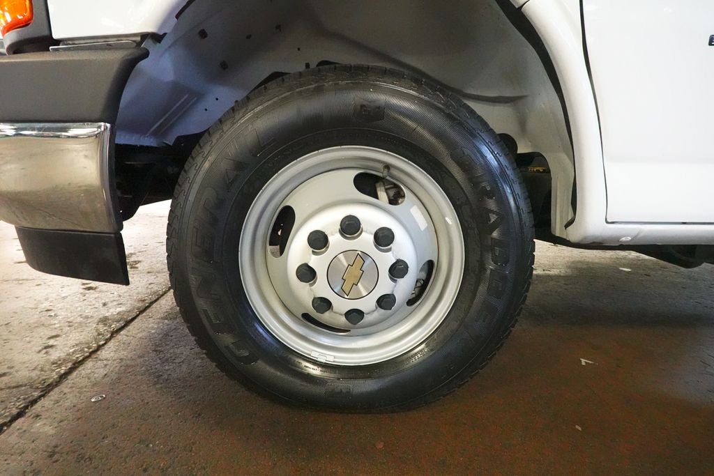 2022 Chevrolet Express 3500 Work Van Cutaway