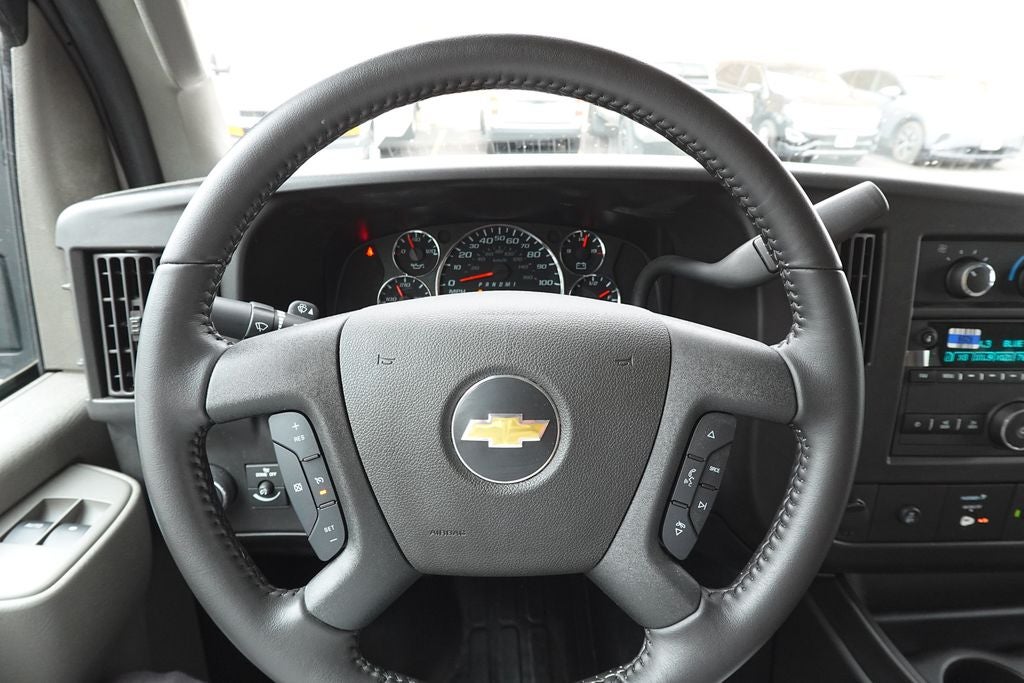 2022 Chevrolet Express 3500 Work Van Cutaway