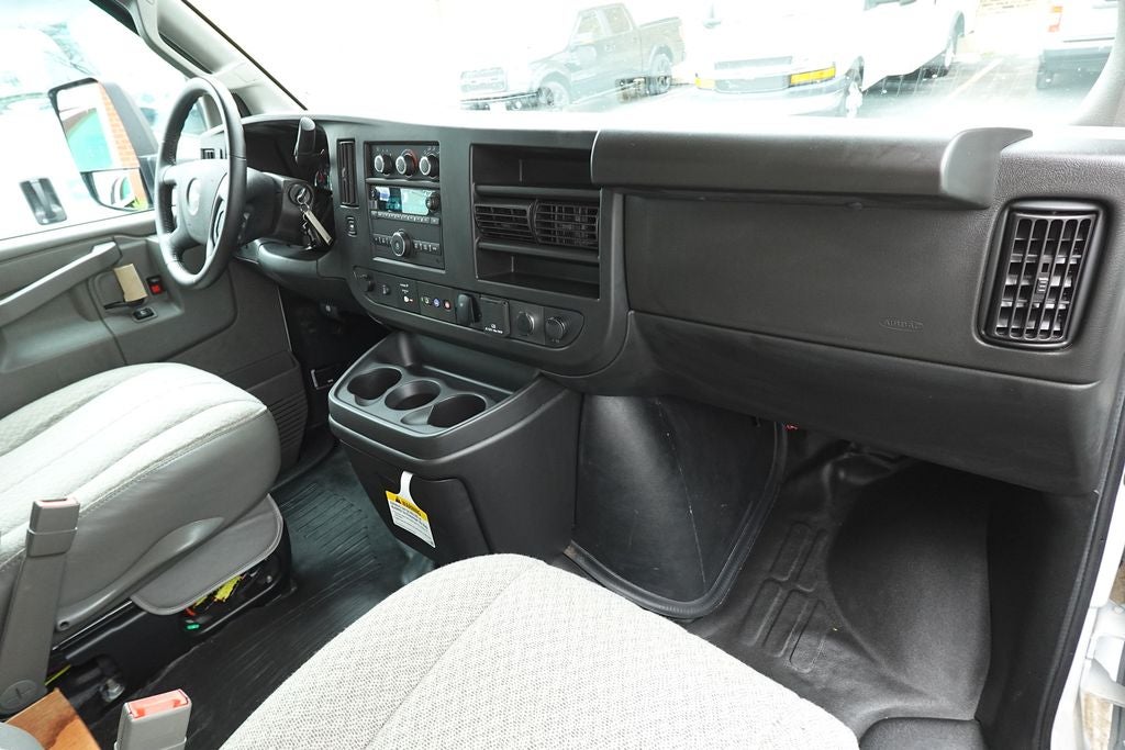 2022 Chevrolet Express 3500 Work Van Cutaway