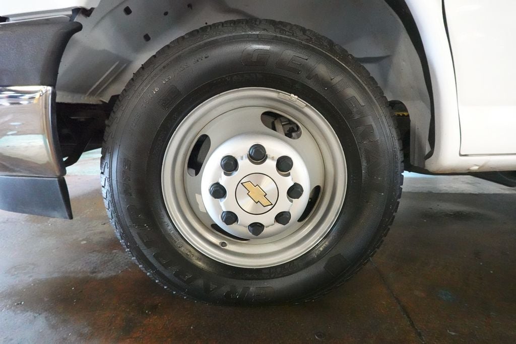 2022 Chevrolet Express 3500 Work Van Cutaway