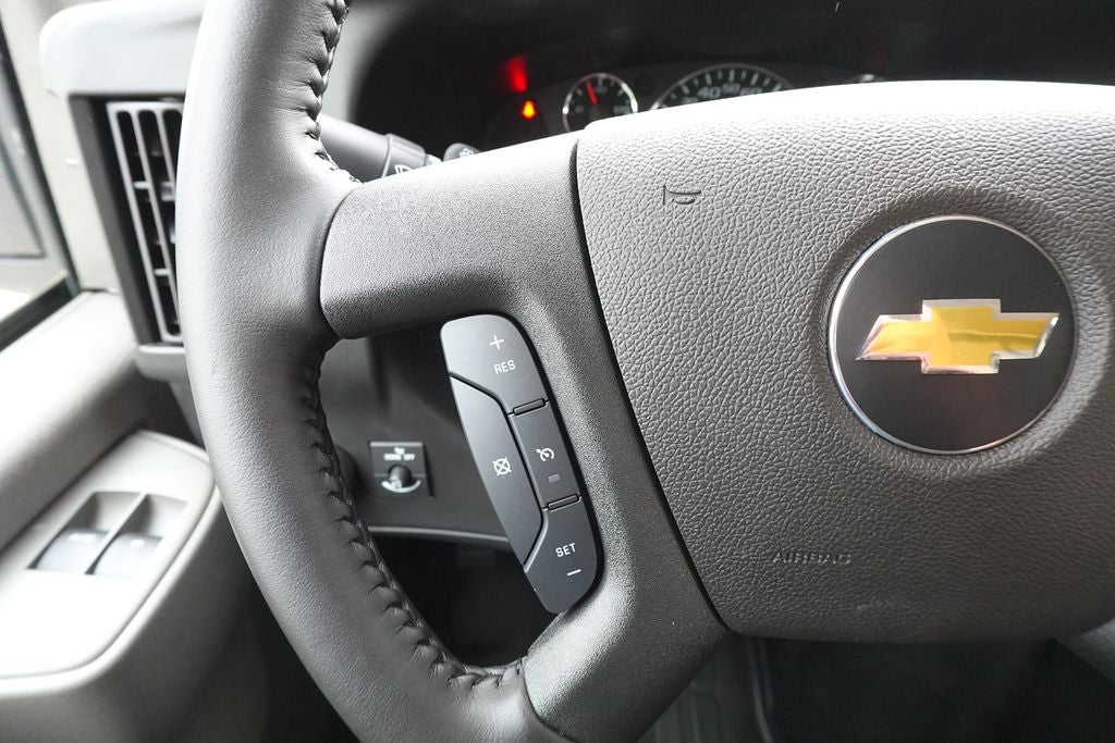 2022 Chevrolet Express 3500 Work Van Cutaway