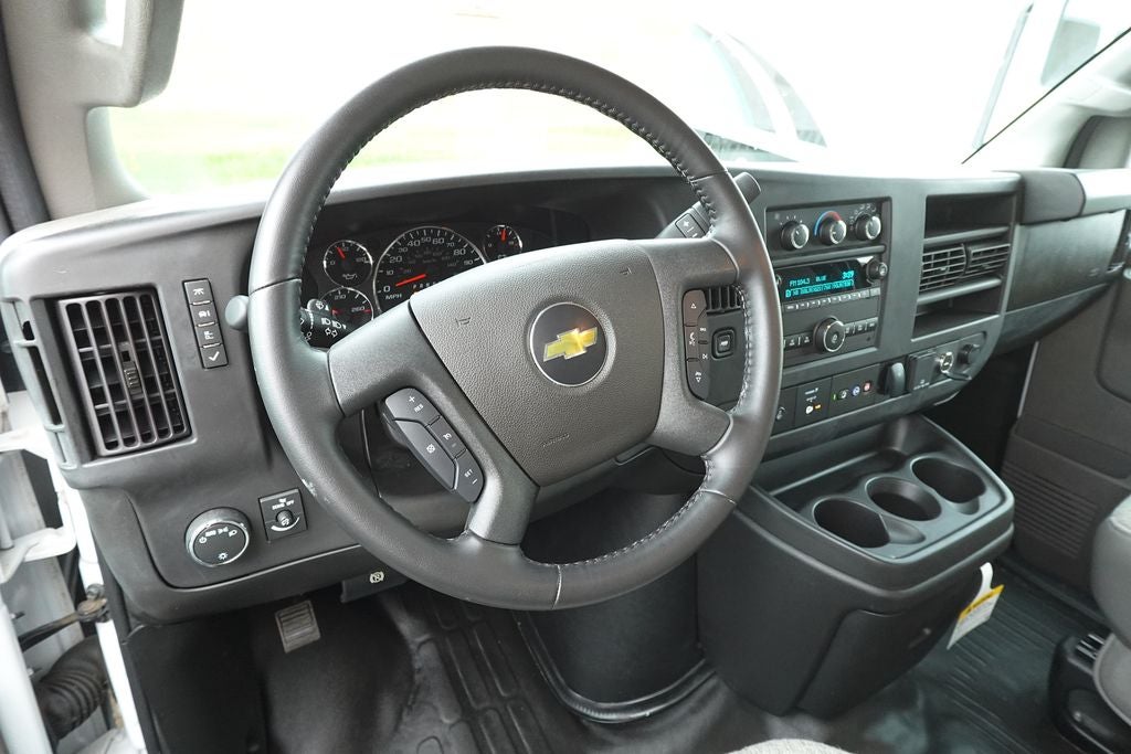 2022 Chevrolet Express 3500 Work Van Cutaway