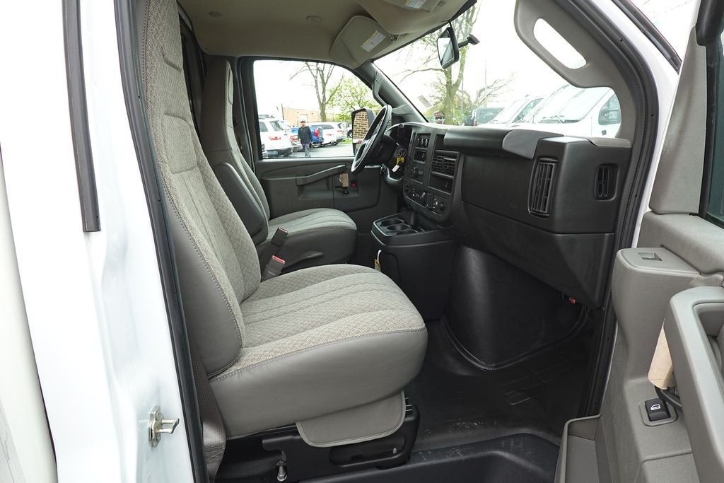 2022 Chevrolet Express 3500 Work Van Cutaway