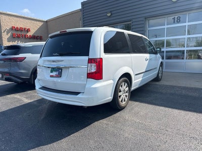 2016 Chrysler Town & Country Touring