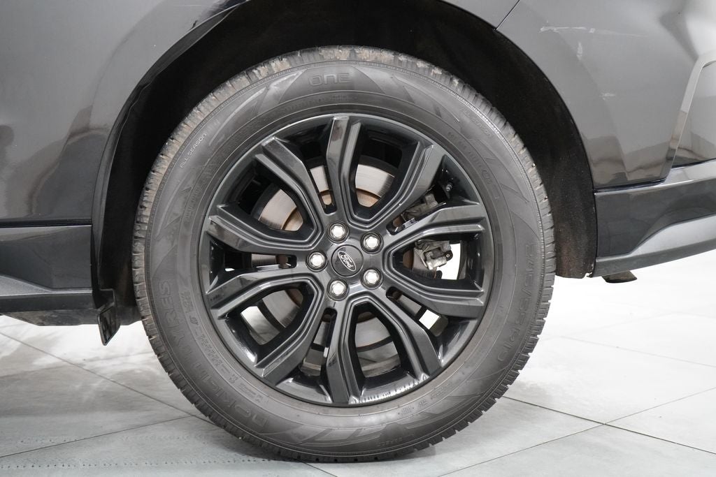 2022 Ford Edge SE