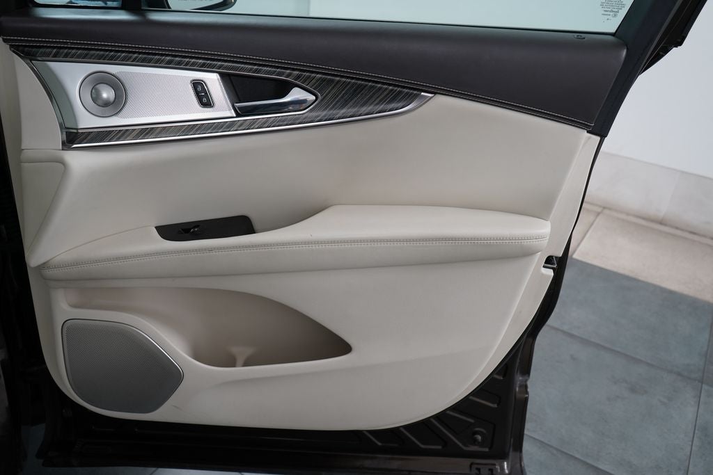 2019 Lincoln Nautilus Black Label