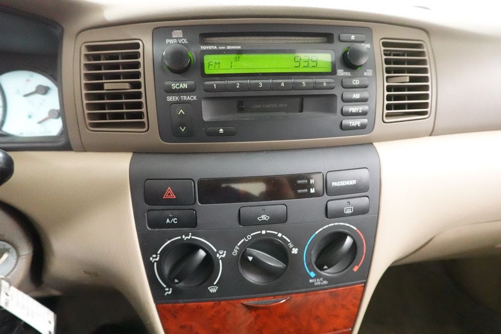 2004 Toyota Corolla LE