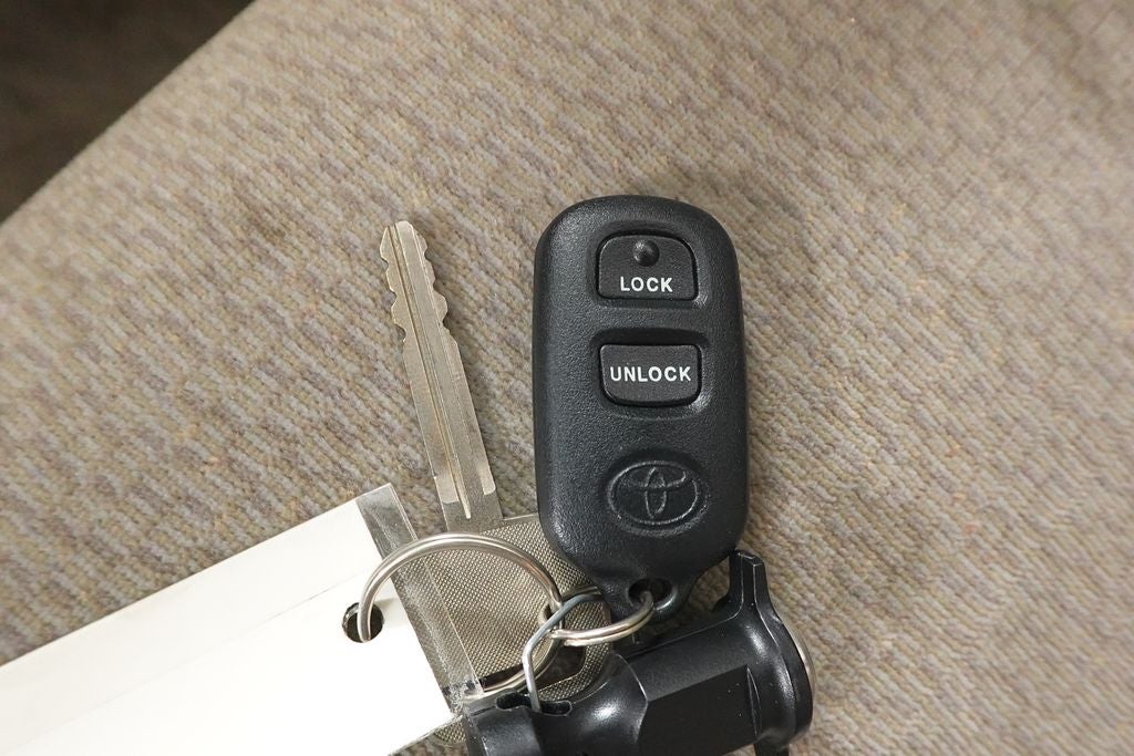 2004 Toyota Corolla LE