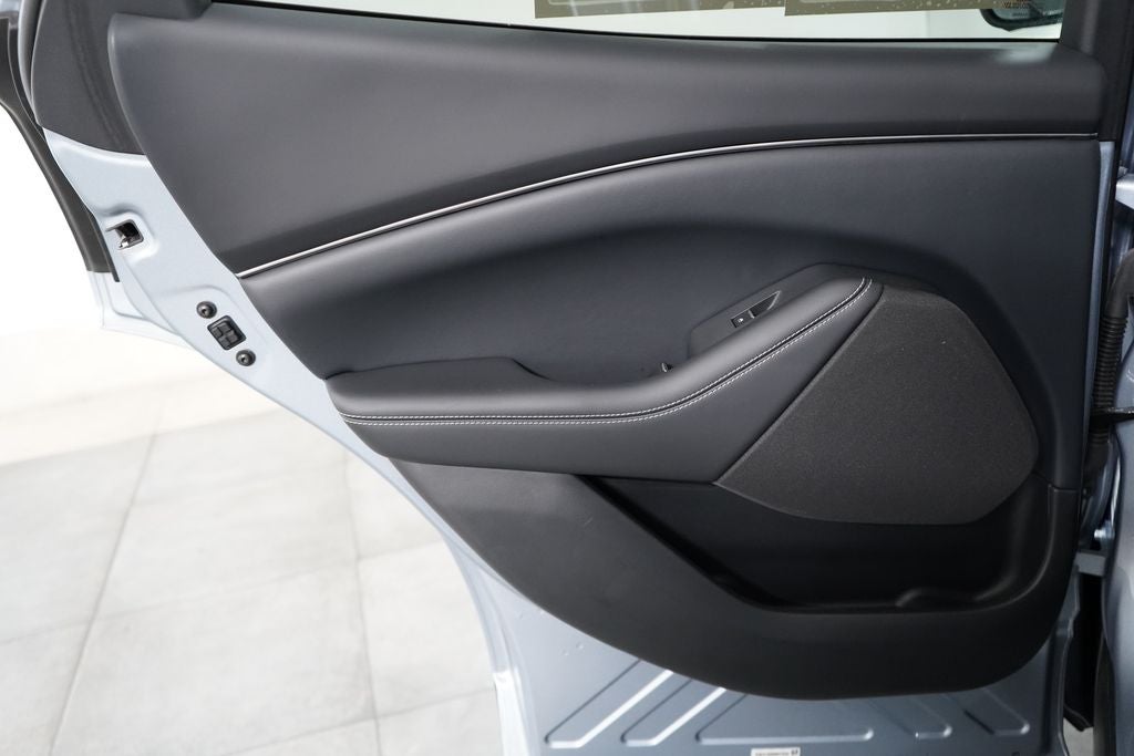 2022 Ford Mustang Mach-E Select
