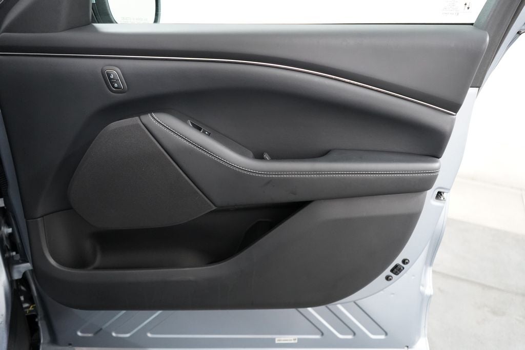 2022 Ford Mustang Mach-E Select