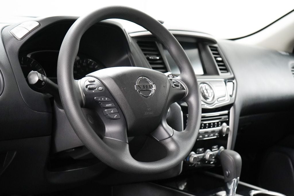 2020 Nissan Pathfinder S