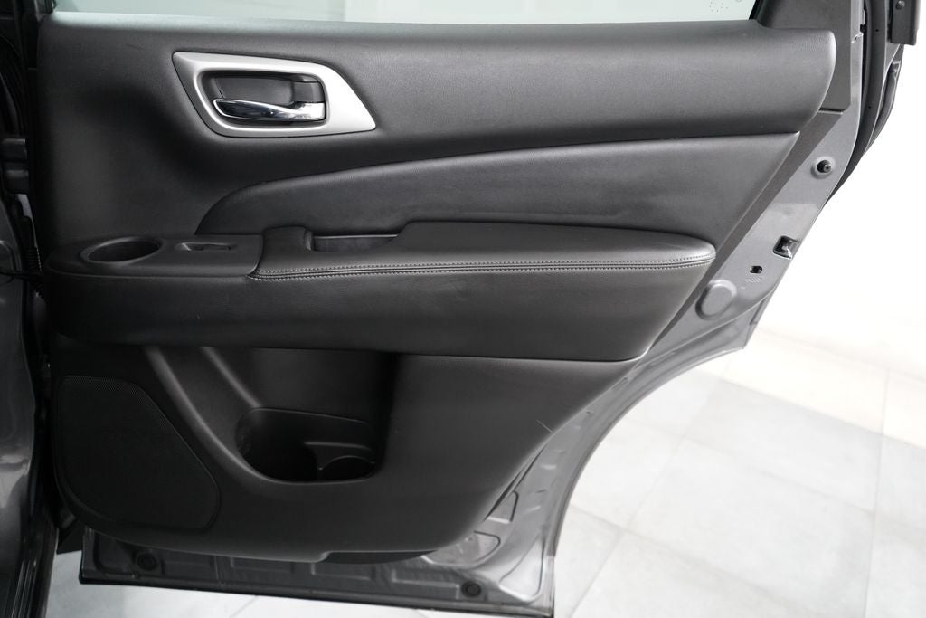 2020 Nissan Pathfinder S