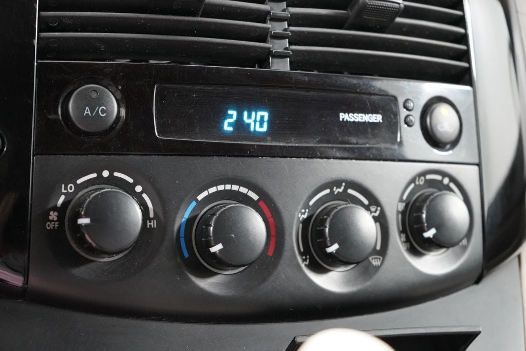 2004 Toyota Sienna LE