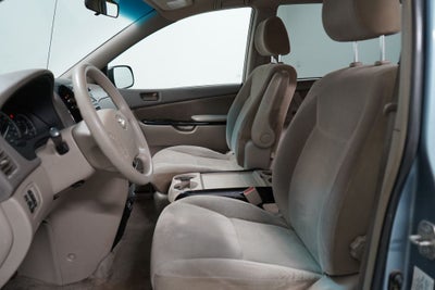 2004 Toyota Sienna LE