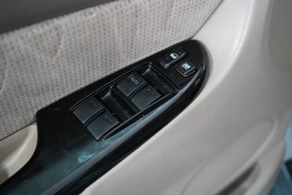 2004 Toyota Sienna LE