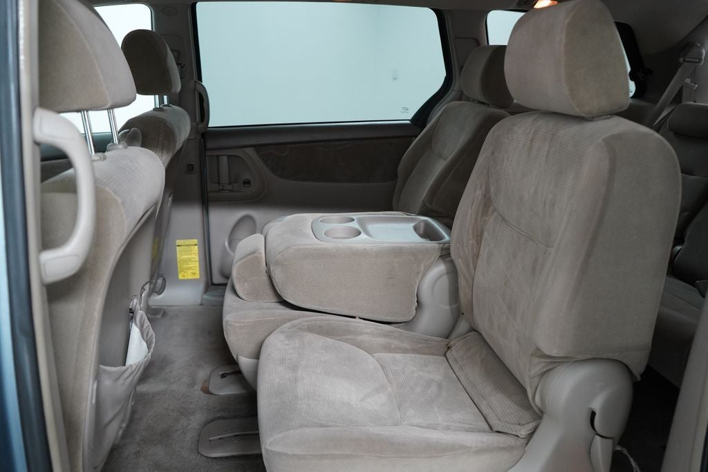 2004 Toyota Sienna LE