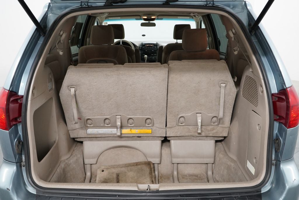 2004 Toyota Sienna LE