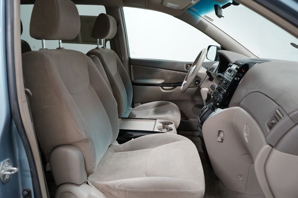 2004 Toyota Sienna LE