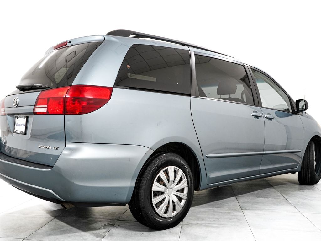 2004 Toyota Sienna LE