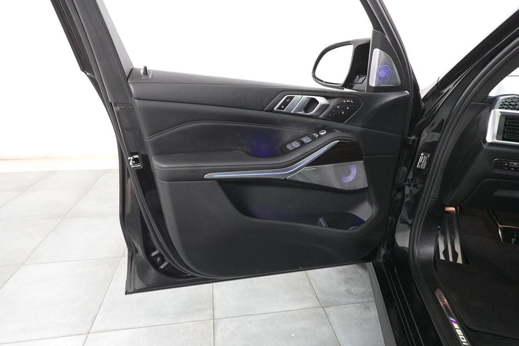 2023 BMW X7 M60i
