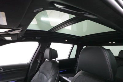 2023 BMW X7 M60i