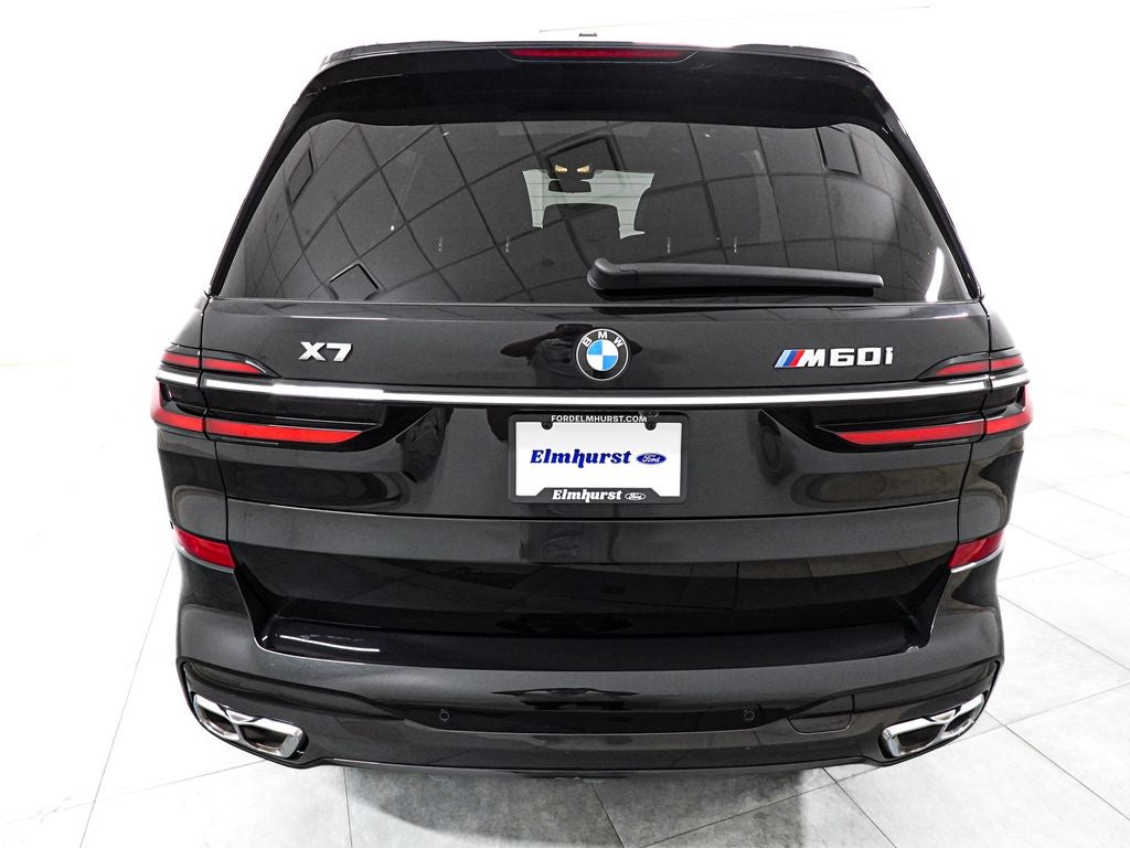 2023 BMW X7 M60i