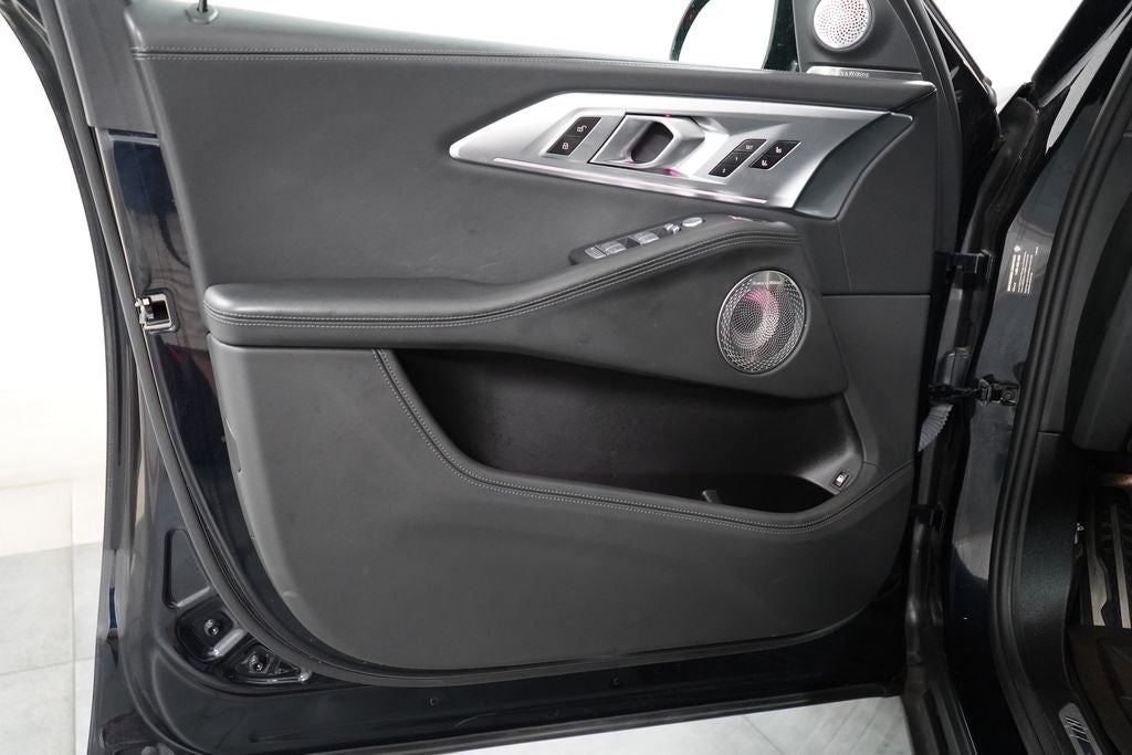 2023 BMW XM Base