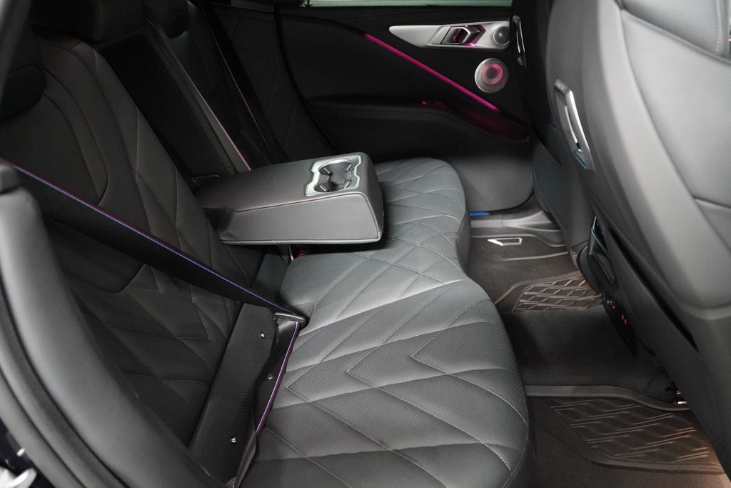 2023 BMW XM Base